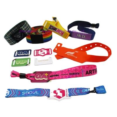 Eenzijdige of dubbelzijdige afdruk van RFID-armbanden in satijnstof voor evenementen en festivalfeesten