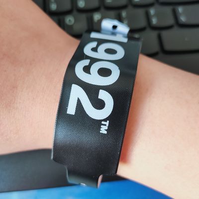 Modieuze polsbandarmbanden voor evenementen en festivals in blauw PVC/vinylmateriaal