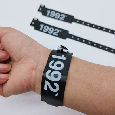 Modieuze polsbandarmbanden voor evenementen en festivals in blauw PVC/vinylmateriaal