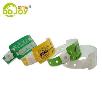 Custom Logo Volwassenengrootte Plastic/Paper/Composite Armband voor stijlvolle festival evenementen