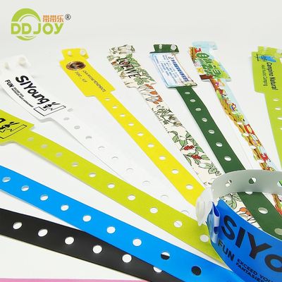 Eenmalige ID-armbanden Waterdicht en gepersonaliseerd plastic oplossing voor evenementen