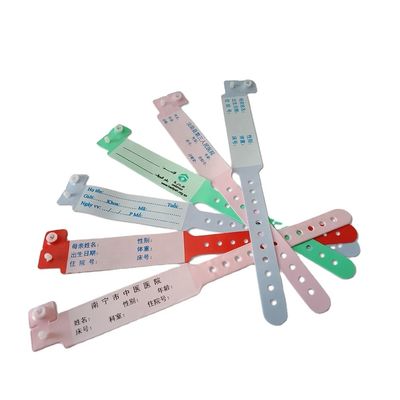 Nieuwgeboren baby zachte polsband met RFID NFC chip en aangepast logo in blauw PVC materiaal