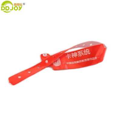 Custom logo geaccepteerd plastic armband PVC polsbandjes voor mannen muziek evenement