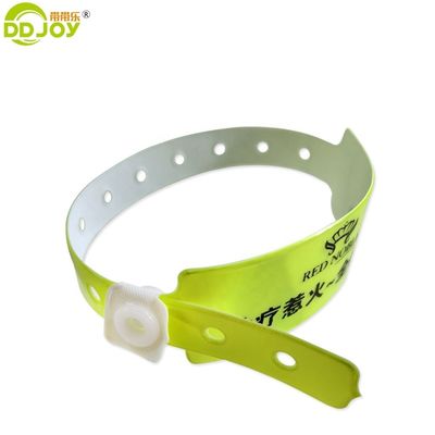 Custom logo geaccepteerd plastic armband PVC polsbandjes voor mannen muziek evenement