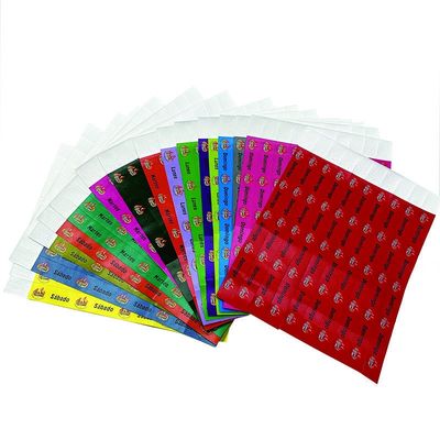 Wegwerp Tyvek polsband voor evenementen Custom QR Code Waterdicht Rood Eénkleurige afdruk