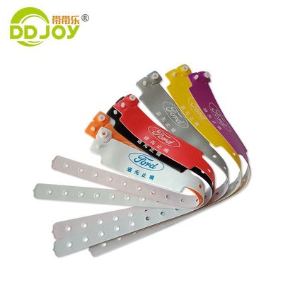 Wegwerpevenement Feestfeest Zachte vinyl Comfortabele milieuvriendelijke PVC polsband