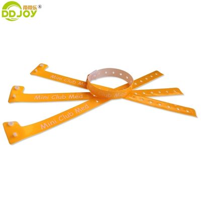 Custom logo reflecterend neongroen L-vormige feestarmband met reflecterend PVC en PVC