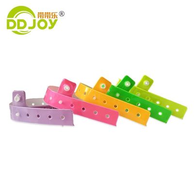 Ontwerp PVC Plastic Armband voor Verjaardagsfeest Eco-vriendelijke Reflectieve polsband