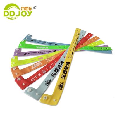 Blauw reflecterend polsband Plastic Vinyl Id Polsband Printing Met Custom Logo Verscheping UPS DHL EMS Fedex TNT