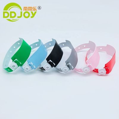 Custom logo zachte vinyl polsband voor concerten Bulk aanpassing Armbanden of armbanden Type