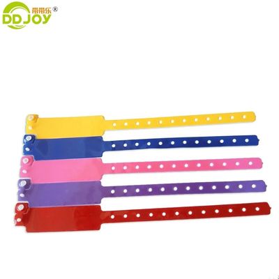 Andere stijl concertkaartje vinyl pvc polsband plastic armband voor hotelklant logo