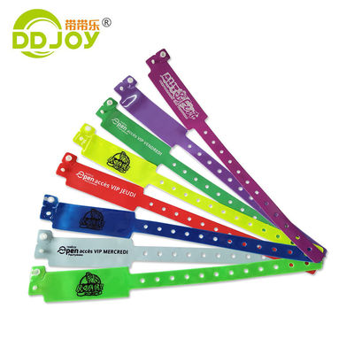 Identificatie Plastic Vinyl Armbanden Custom Lock Neon Kleur voor Evenementen Partijen