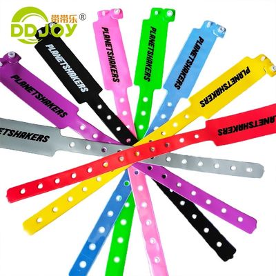 Custom logo vinyl armbanden voor pretpark betaalbaar en duurzaam