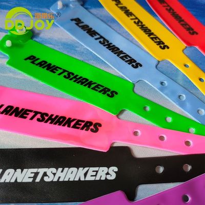 Custom logo vinyl armbanden voor pretpark betaalbaar en duurzaam