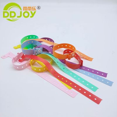 Soft Plastic PVC Verkoop L-vorm Grote grootte polsband voor evenementen Festival aangepast logo