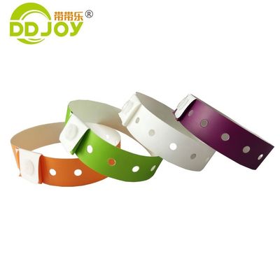 DingBa Custom Plastic Armband 250*25mm Breed Gevormd Armband Voor Cartoonliefhebbers
