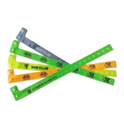 Fluorescerende film PVC-materiaal L-vormige polsband voor evenementen 250 * 16mm Verstelbare grootte
