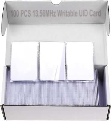 Op maat gemaakte RFID 125KHZ T5577 EM4305 13.56MHZ Herschrijfbare composiet sleutelkaarten Sleutelchip Frequentie