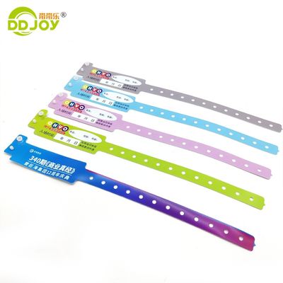 VIP-feest maatwerk zacht PVC-materiaal kleurrijk VIP-gast regelmatig vinyl polsband