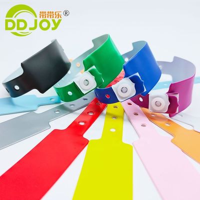 Plastic Lock Inlay Technology Blauwe PVC Armbanden/Armband voor DDJOY Evenementen Festivals