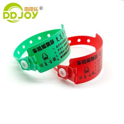 PVC aangepaste identiteitsarmband voor kinderpark en liefdadigheidsevenementen in rood