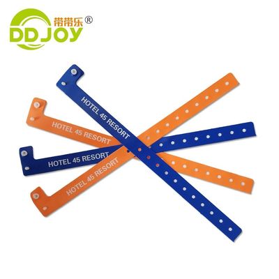 Custom QR-code PVC-armband voor evenementen Identificeer plastic vinyl polsbandjes