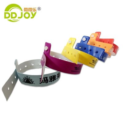Custom QR-code PVC-armband voor evenementen Identificeer plastic vinyl polsbandjes