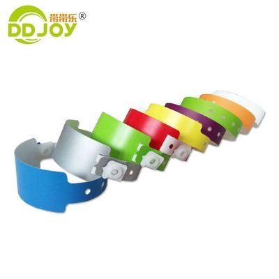 DDJOY One-Time Custom PE Plastic Armbanden voor Evenementen Logo Grootte 65*20mm