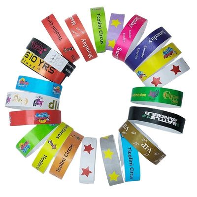 Gepaste logo gedrukte armband waterdicht papier Tyvek polsbandjes voor evenementen feestbenodigdheden