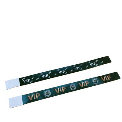 Groene eenmalige Tyvek-armbanden voor clubfestival Custom wegwerppapieren armbanden