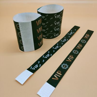 Groene eenmalige Tyvek-armbanden voor clubfestival Custom wegwerppapieren armbanden