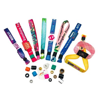 Custom Event Party Festival Armbanden in paarse satine stof met waterdicht ontwerp