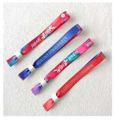 Blauwe satine stof eenmalige maat evenement festival feest polsbandjes met logo printing