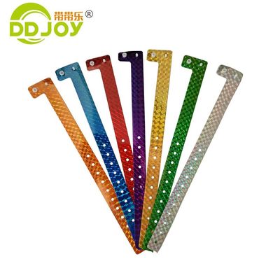 Gepersonaliseerde Holografische Armband Anti-allergie Rode Plastic L-vorm Glitter Armband voor Evenementen