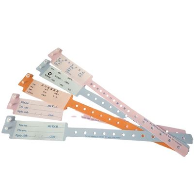 Oranje medische plastic eenmalige polsband voor aangepast ziekenhuisidentificatiesysteem