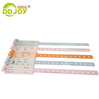 Oranje medische plastic eenmalige polsband voor aangepast ziekenhuisidentificatiesysteem