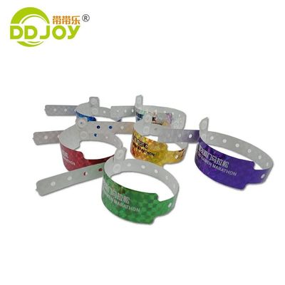 Custom Laser Glitter Holographic Plastic Party Armband Armband in groen voor Event