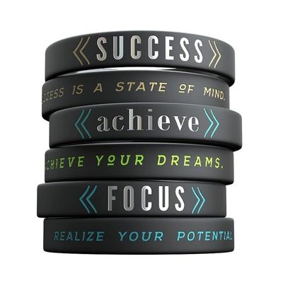 Silk Screen Printing Custom Logo Rubber Armband voor evenementen en feesten cadeautjes
