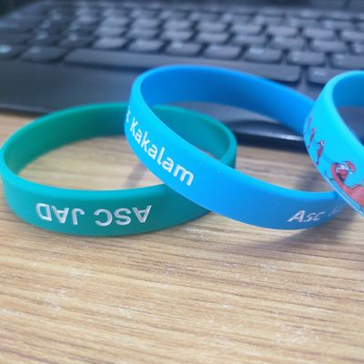 Sport evenementen Silicium materiaal polsband Custom GlOW rubber armbanden voor festivals