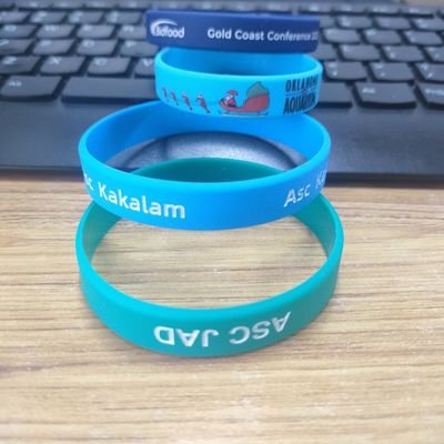Sport evenementen Silicium materiaal polsband Custom GlOW rubber armbanden voor festivals