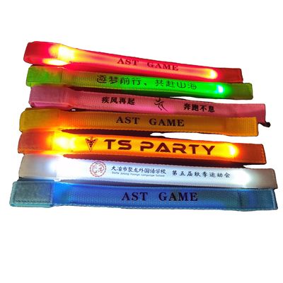 Custom Silk Screen Offset Printing Nylon LED Armband voor nachtelijk hardlopen Glow in Dark Armband