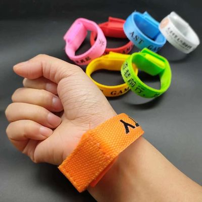 Gepersonaliseerde kleur Multi-Kleur Verlicht Led Armband Flash Gifts met Custom Graphic