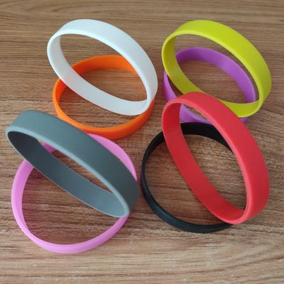 Gemaakte techniek Multicolor siliconen polsband Rubber armbanden voor de zeestijl