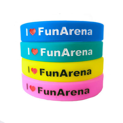 Gecustomiseerde waterdichte rubberen armbanden voor evenementen gemaakt van siliciummateriaal