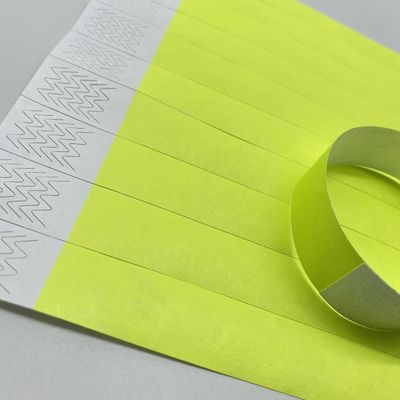 Tyvek polsband in neon kleuren voor waterdichte identificatie