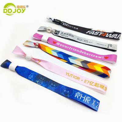 Gepersonaliseerd logo Polyester Festival Satine Geweven Ribbon Armband voor Evenementen 350*15mm
