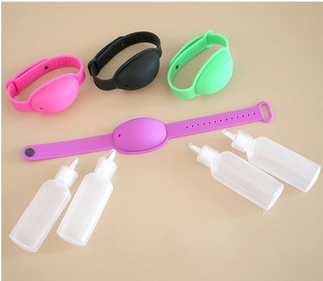 Kinderen Silicone Draagbare Vloeibare Handsanitizer Armband Dispenser GW 0.25KG/PCS