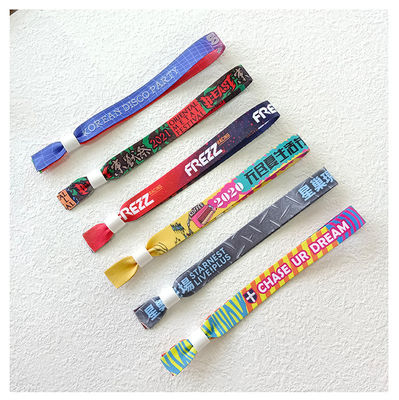 RFID-armbanden voor feestjes en evenementen Custom satine stof met logo-druk 350 * 15 mm Grootte