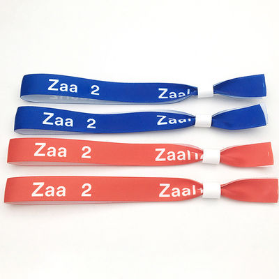 Gepersonaliseerde logo RFID chip satine stof polsbandjes voor evenement festival herdenkingen