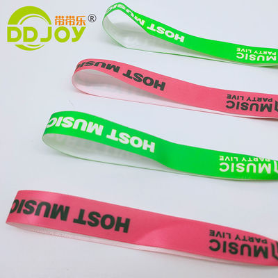 Geslacht Vrouwen Woven Ribbon Stoffen Armbanden in Rood met Plastic Slide Lock Op maat